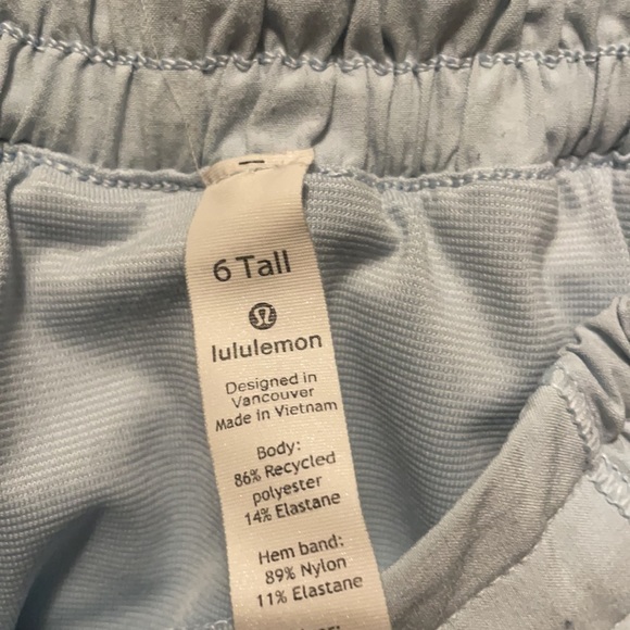 Hotty hot 4” tall lululemon shorts size 6 Tall - Picture 2 of 6